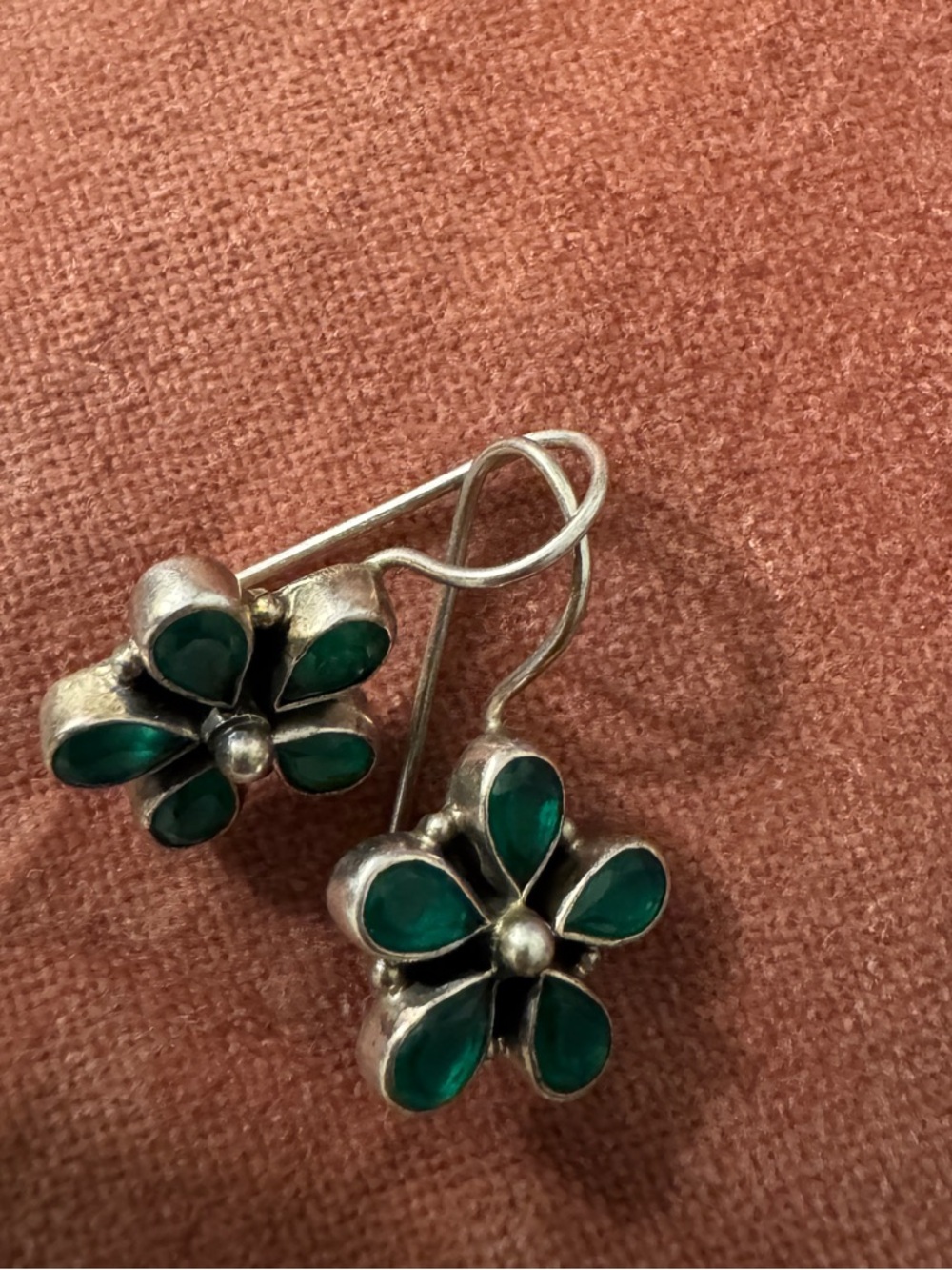 Real Silver Flower Drop Earrings with emerald Teardrop Stones